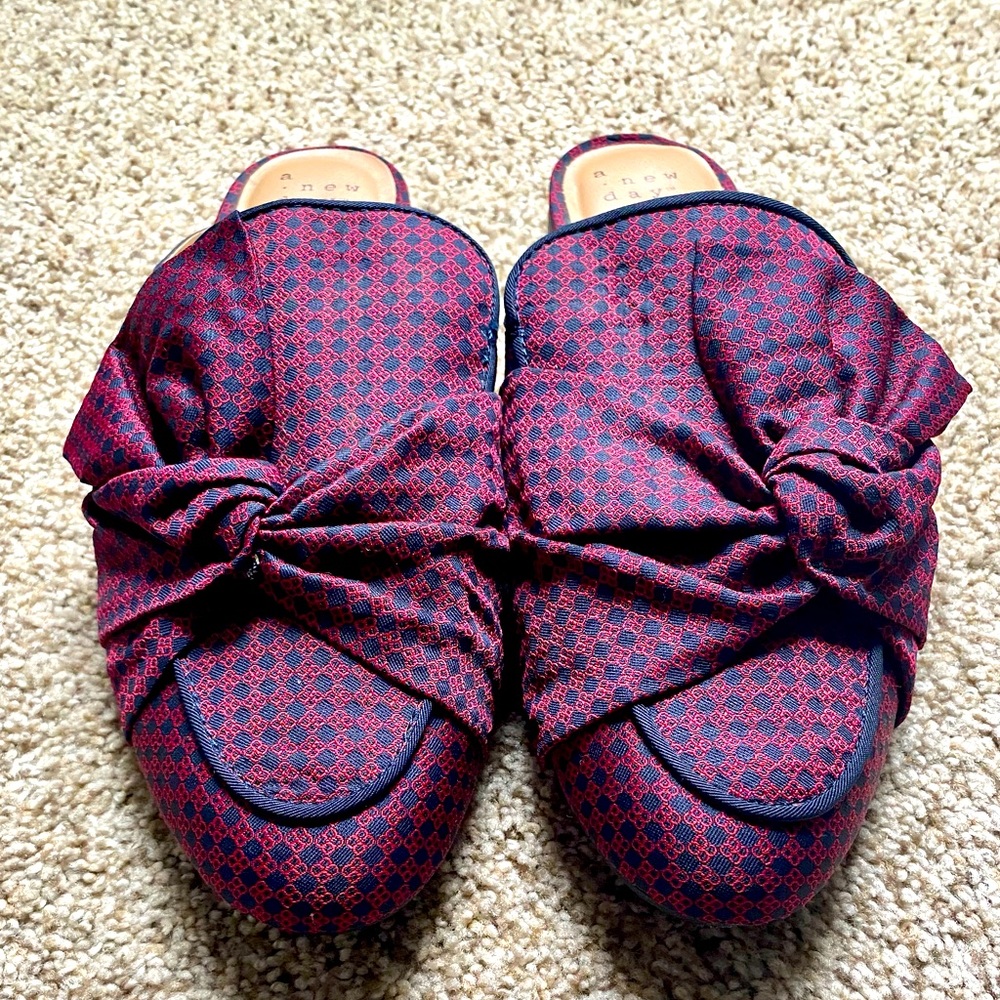 Target Navy Blue/Maroon Mules - Picture 3 of 6